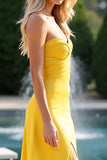 Robe de demoiselle d’honneur fourreau à fente haute fente jaune Sweetheart avec cravate au dos