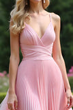 Robe de demoiselle d’honneur rose plissée en mousseline de soie