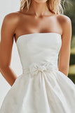 Mini robe de graduation en satin trapèze blanche