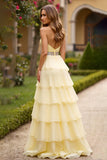 Jaune clair Une ligne Sweetheart Robe de bal longue à plusieurs niveaux avec perles