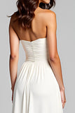 Robe longue formelle froncée sans bretelles blanche fourreau