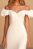 Robe longue formelle blanche à épaules dénudées avec fente