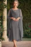 Gris fourreau Scoop Tea Length Mère de la mariée robe avec veste en mousseline de soie
