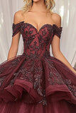 Robe de bal bordeaux scintillante à épaules dénudées Robe Quinceanera en tulle à volants avec appliques à paillettes