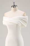Robe de graduation asymétrique en satin mat fourreau blanc