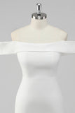 Robe blanche en satin blanc fourreau
