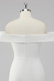 Robe blanche en satin blanc fourreau