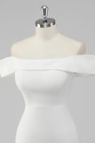 Robe blanche en satin blanc fourreau