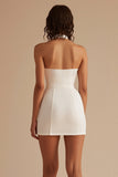 Robe dos nu gaine découpe en satin petite robe blanche