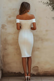 Robe courte chic fourreau satin blanc épaule dénudée