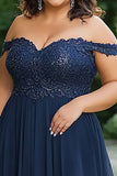 Élégante robe trapèze en mousseline de soie a-ligne marine avec appliques de dentelle