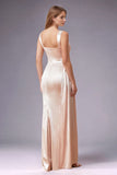 Élégante gaine de satin fard à joues plissée longue robe d’invité de mariage avec fente latérale