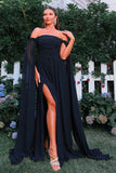 Élégante robe de bal noire à épaules dénudées avec manches cape fluides