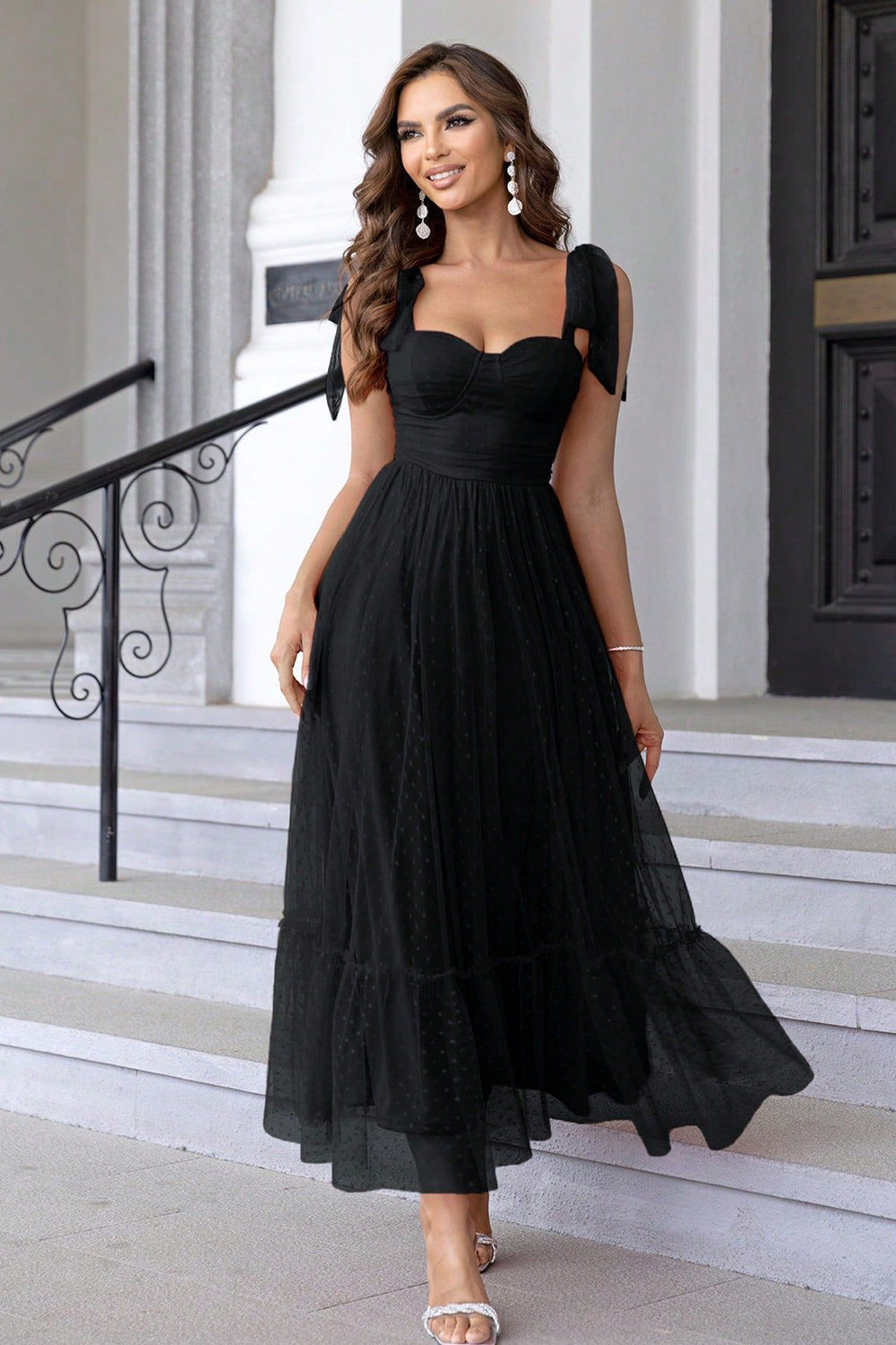 Robe de fête courte avec pailletes à manches longues bouffantes Robe de fête courte avec pailletes à manches longues bouffantes
