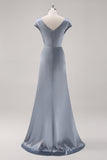 Robe de demoiselle d’honneur à col bénitier en satin bleu gris avec manches cape