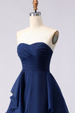 Robe de bal de bal bleu marine sans bretelles à volants A Line, plissée et fente