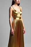Robe de bal froncée à bretelles spaghetti dorées