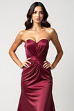 Robe formelle plissée en satin sirène bordeaux sans bretelles