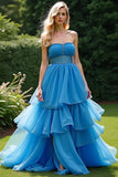Une robe de bal à volants bleu ligne