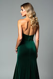 Robe formelle sans bretelles en velours vert foncé avec fente
