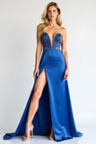 Robe de bal gaine bleu royal avec fente en perles sans bretelles