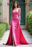 Robe de bal fourreau à bretelles spaghetti fuchsia avec fente