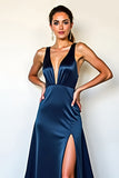 Robe formelle en satin bleu marine à col en V profond avec fente