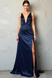 Robe formelle en satin fourreau à col en V profond bleu marine avec fente