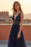 Tulle bleu marine à col en V profond Robe formelle trapèze avec perles