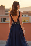 Tulle bleu marine à col en V profond Robe formelle trapèze avec perles