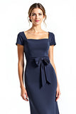Fourreau bleu marine col carré manches courtes longue mère de la mariée robe avec noeud