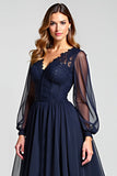 Bleu marine A-ligne col en V manches longues Mousseline de soie Robe mère de la mariée avec dentelle