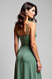 Une ligne en mousseline de soie eucalyptus froncé bretelles spaghetti robe de demoiselle d’honneur