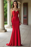 Robe de bal froncée en satin stretch rouge Sweetheart