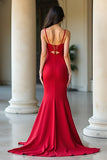 Robe de bal rouge mat fourreau spaghetti bretelles