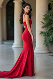 Robe de bal rouge mat fourreau spaghetti bretelles