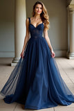 Robe longue de bal en dentelle à bretelles spaghetti bleu marine