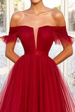 Robe de bal rouge en tulle à épaules dénudées