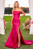 Robe de bal longue sans bretelle en satin fuchsia avec fente