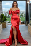 Robe longue de bal sirène en satin rouge à épaules dénudées avec fente