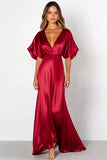 Fourreau rouge à manches courtes satin col V profond Robe longue formelle