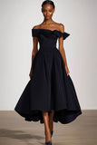Robe formelle en satin noir à épaules dénudées