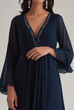 Robe formelle en mousseline de soie à col en V bleu marine à manches longues