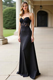 Robe de bal sans bretelles en satin de dentelle noire