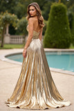 Tissu à paillettes dorées Une ligne froncée robe de bal sans bretelles avec fente