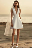 Robe de mariée courte blanche à col en V