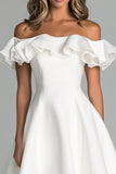 Robe de mariée blanche à épaules dénudées avec volants