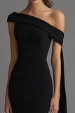 Robe cravate noire fourreau à une épaule en crêpe