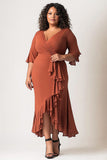 Robe mère de la mariée en terre cuite fourreau col V grande taille avec volant