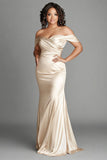 Épaule dénudée Champagne fourreau satin grande taille mère de la mariée robe